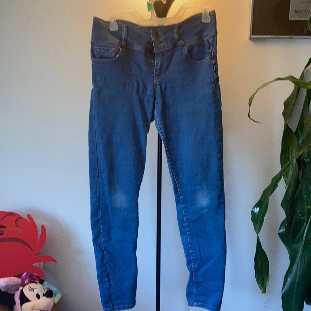 Wax jeans size 7 medium wash jeans